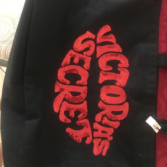 Victoria’s Secret large bag - Picture 2 of 4